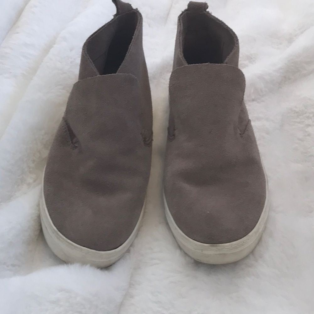 Dusty rose suede slip-on sneakers with a white rubber sole.